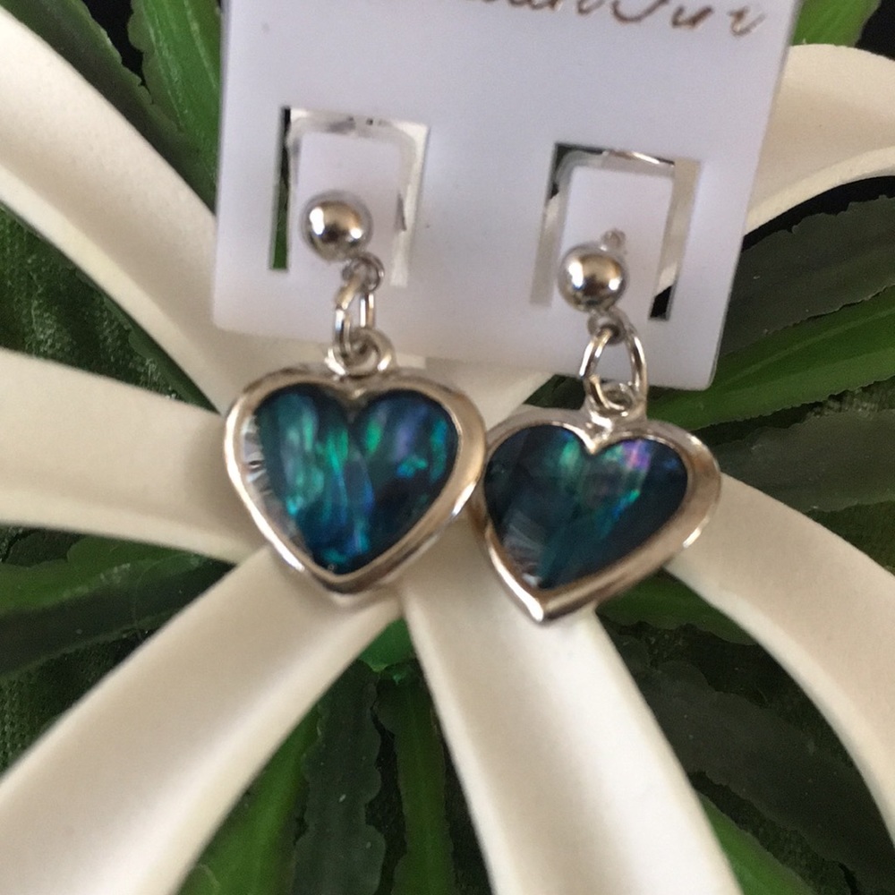 🆕 pretty heart shaped dangle earrings - Picture 1 of 3